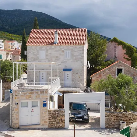 Balarin - Five Bedroom With Terrace And View *