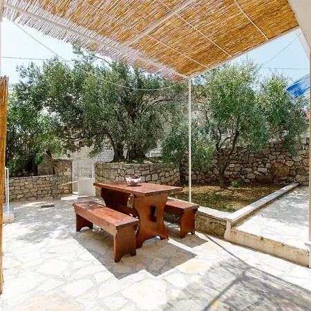 Balarin - Five Bedroom With Terrace And View
