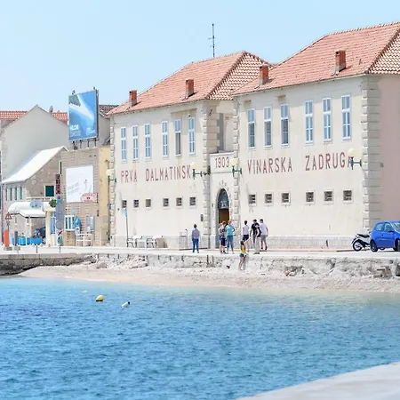 فيلة Balarin - Five Bedroom With Terrace And View بول