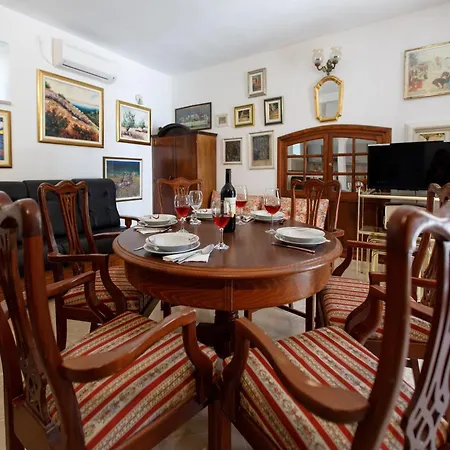 Balarin - Five Bedroom With Terrace And View