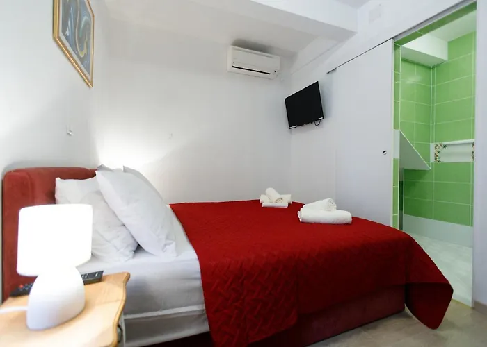 Balarin - Five Bedroom With Terrace And View بول