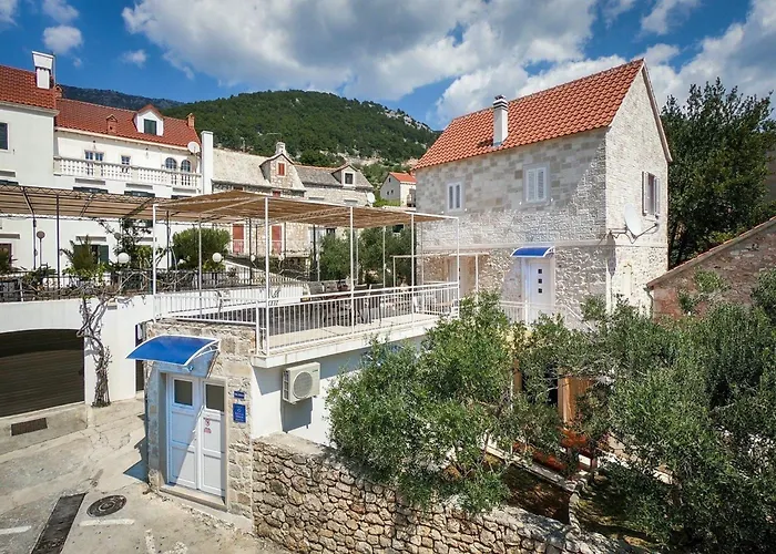 Balarin - Five Bedroom With Terrace And View فيلة *