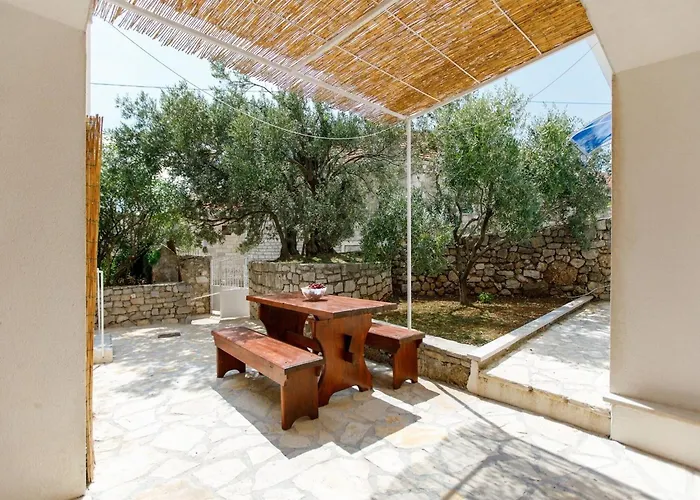 Balarin - Five Bedroom With Terrace And View