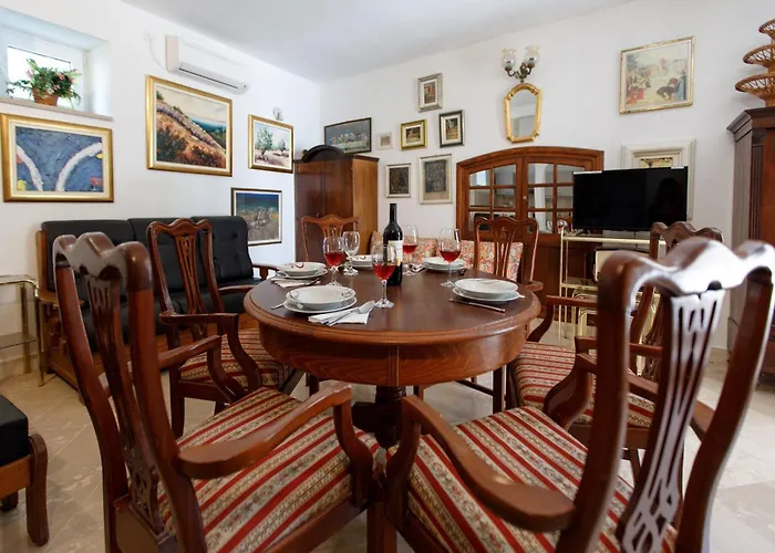 Balarin - Five Bedroom With Terrace And View